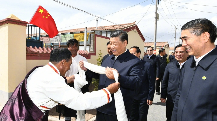 学习进行时丨习近平与少数民族群众的温情瞬间