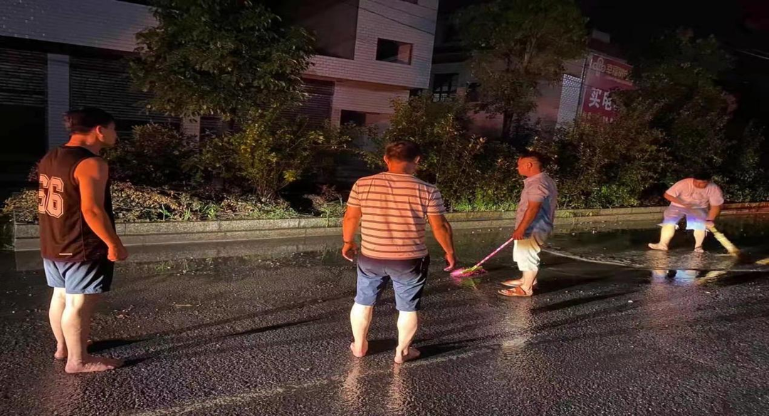 樟市镇：为民办实事  护航安全出行