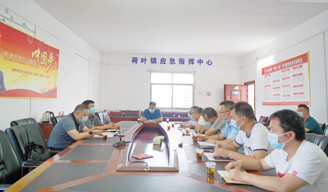 县领导督导新冠疫苗接种工作