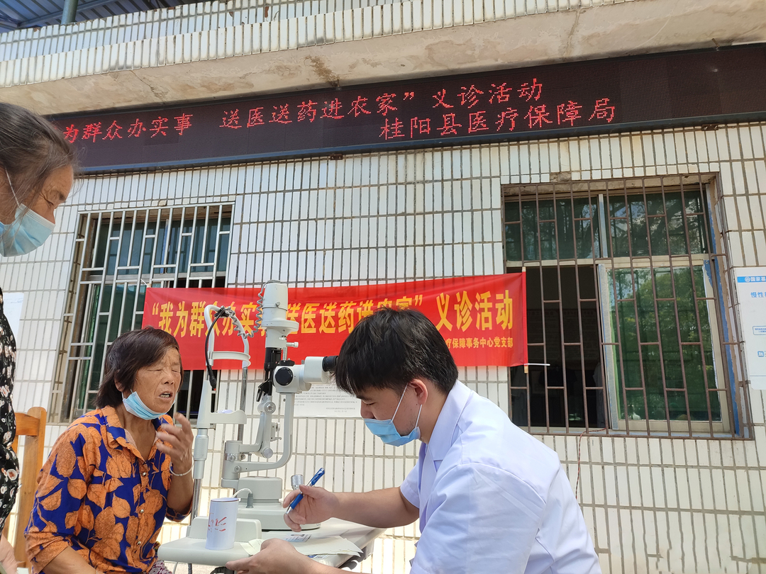 县医保局：送医送药进农家