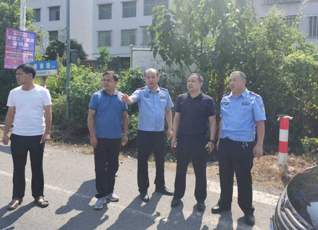 整治交通顽瘴痼疾进行时 | 县交警大队开展道路交通安全隐患排查整改工作
