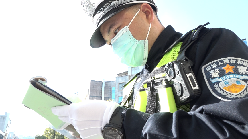 整治交通顽瘴痼疾进行时 | 县交警大队持续推进“戴帽工程”