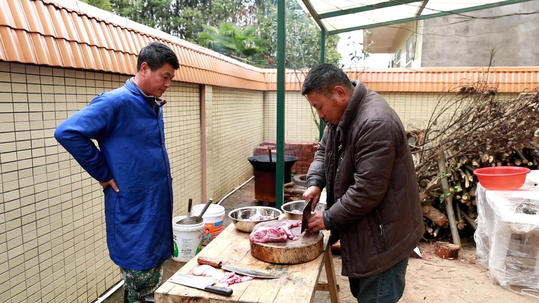 【新春走基层】年味年俗：杀年猪  过大年