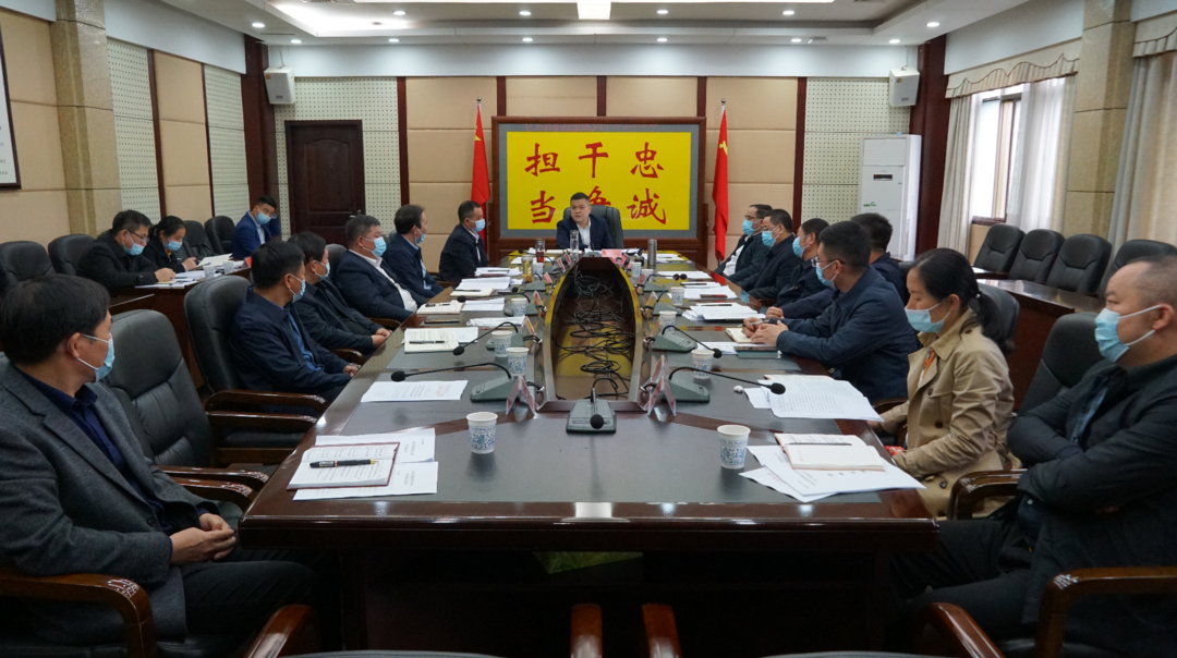 2022年县委理论学习中心组举行第3次集体学习  巫初华：突出“学懂弄通做实” 统筹推进疫情防控与经济社会发展