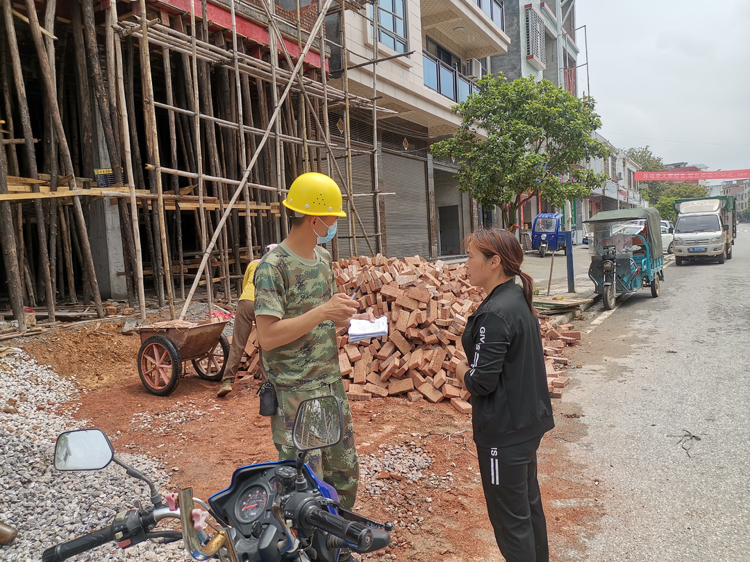 塘市镇：拉起施工防护网，筑牢生命安全墙