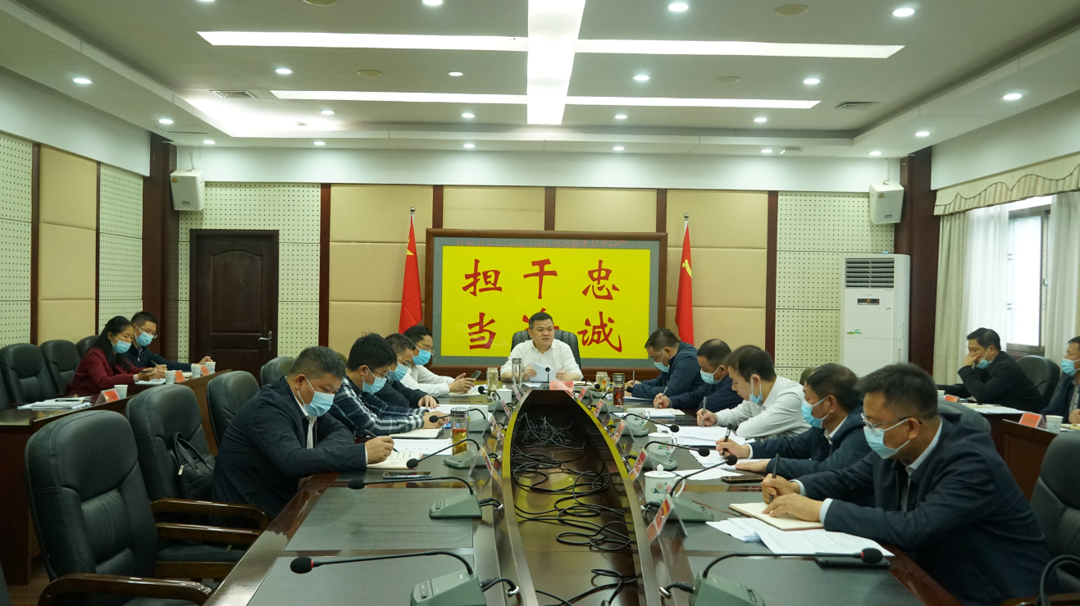 2022年县委理论学习中心组举行第5次集体学习  巫初华：学深悟透 推动新发展理念在桂阳见行见效