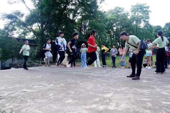 情暖童心、助梦飞翔