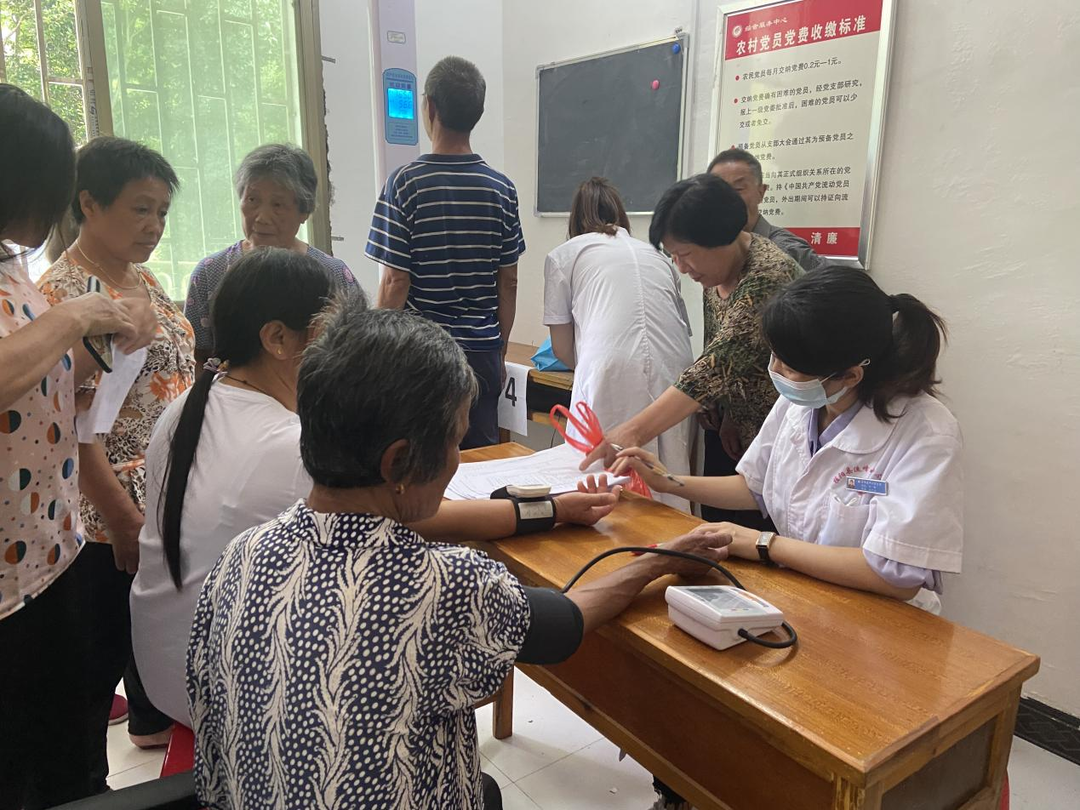 塘市镇：健康体检进乡村 贴心服务暖民心