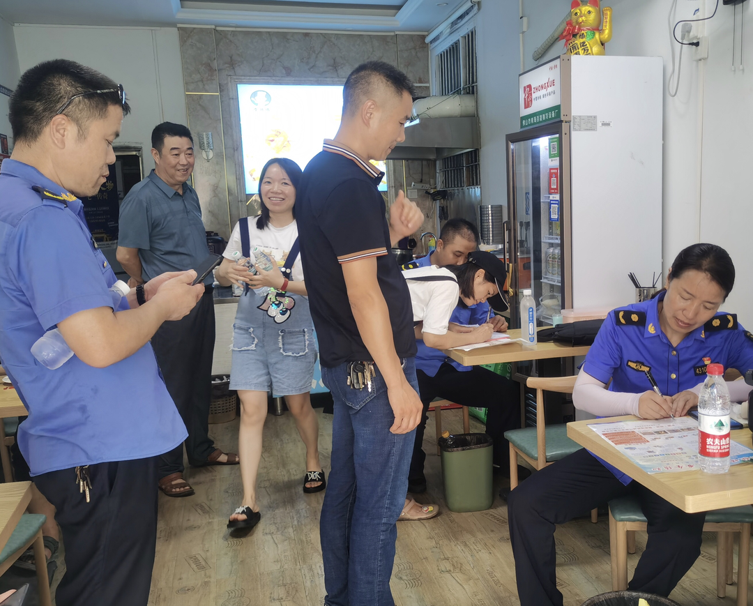 我县开展城区餐饮行业燃气安全专项整治联合行动