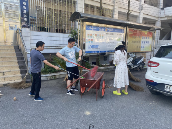 塘市镇开展环境卫生“大清扫”活动