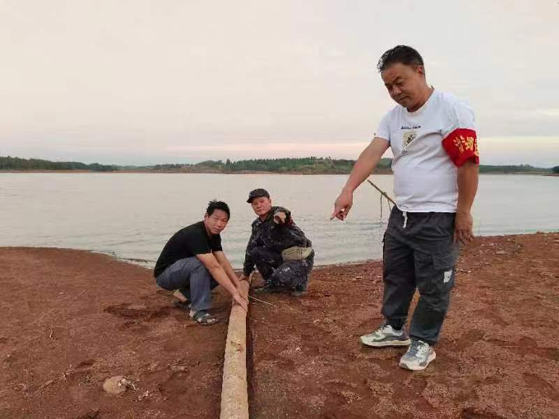 舂陵江镇：送水进企业  助力项目建设