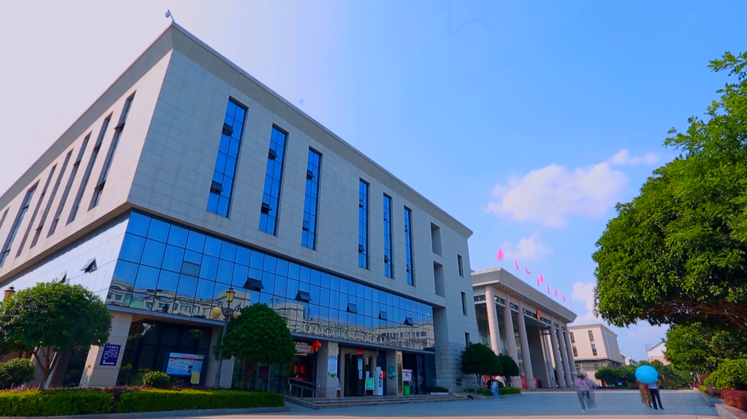 聚焦聚力“十大重点工作”奋力争创“全国百强县”·环境大优化   园区事项帮代办  产业服务极简办