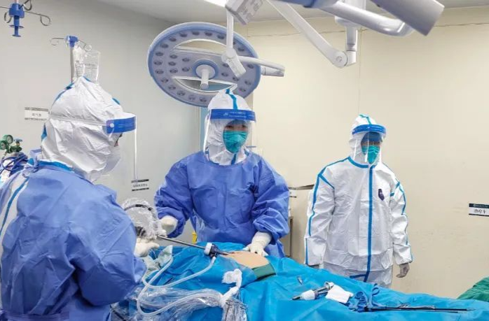 积极应对 科学施治——县中医医院高效开展新冠阳性病人手术