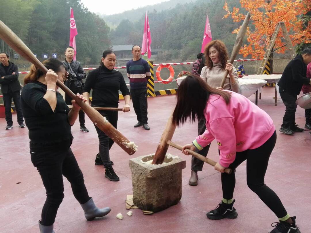 新春走基层 | 木锤抖糍粑 热闹迎新年