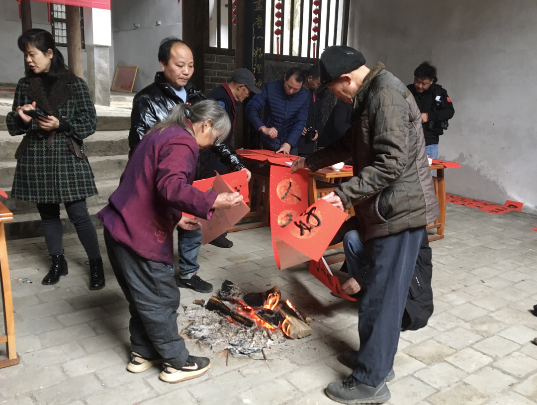 新春走基层 | 县文联到敖泉镇开展送春联活动