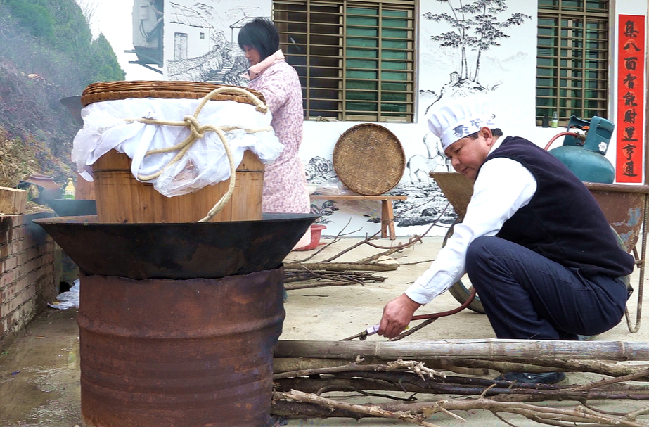 新春走基层 | 传统酿酒喜迎新春