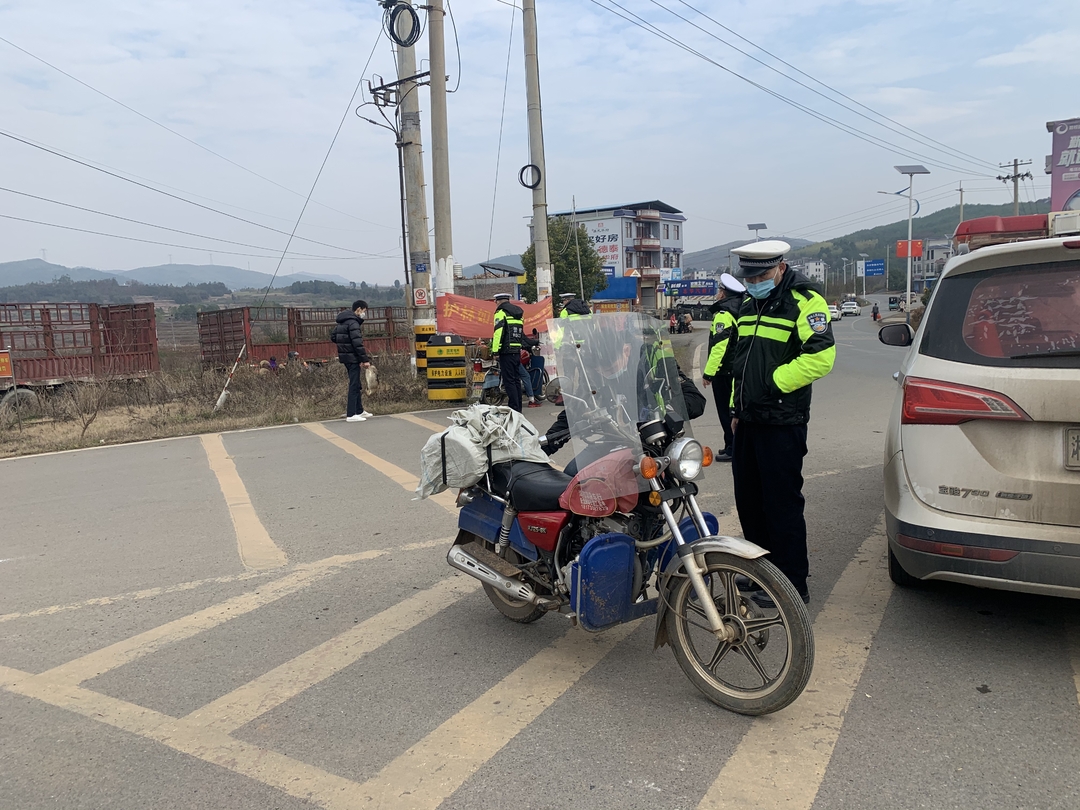 整治交通顽瘴痼疾进行时 |  我县开展交通问题顽瘴痼疾联合大整治行动