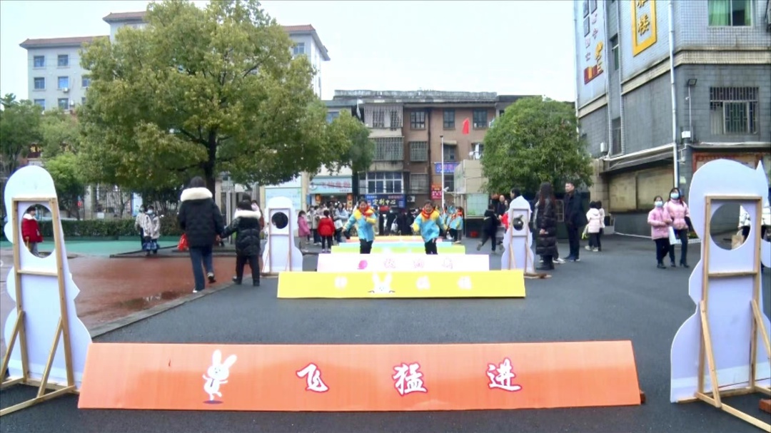 我县各小学幼儿园正式开学