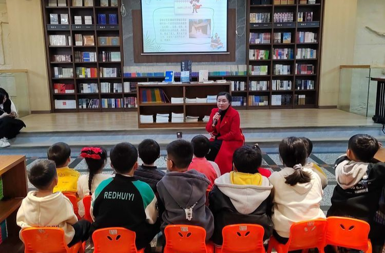 城南幼儿园：讲雷锋故事 学雷锋精神 志愿者服务活动