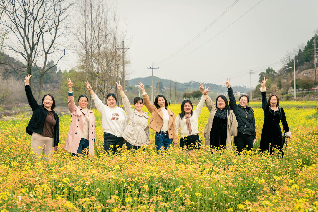 庆“三八＂：仁义镇妇联开展“迎旅发大会  添巾帼风采”活动