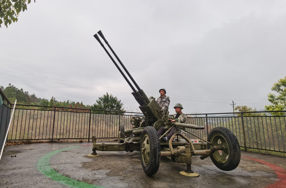 打好“发展六仗” | 县气象局:180发防雹增雨弹 缓旱情护春耕