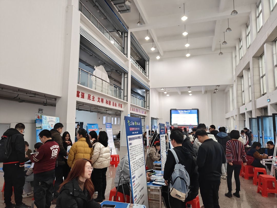 打好“发展六仗” | 筑巢引凤 我县高校引才活动取得圆满成功