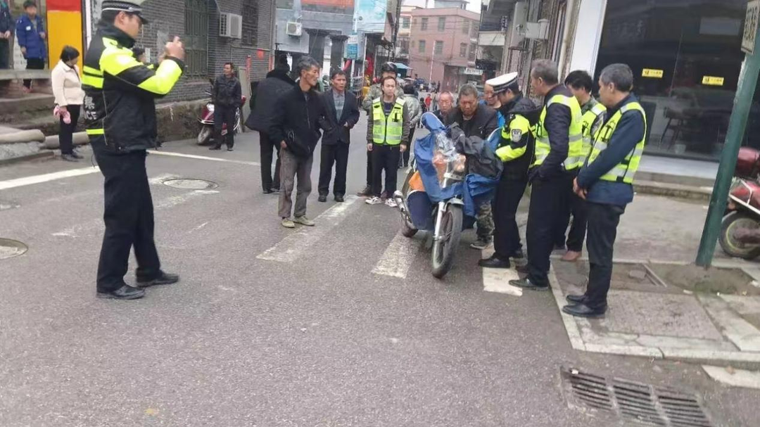 塘市镇：打好道路交通安全“组合拳”