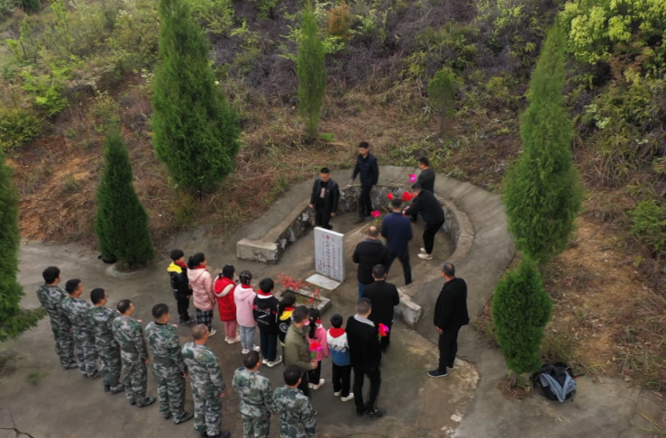 三湘故事丨家国情！村民89载守护无名红军墓