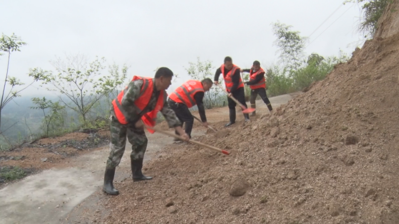 县公路建设养护中心积极开展防汛应急抢险保畅通