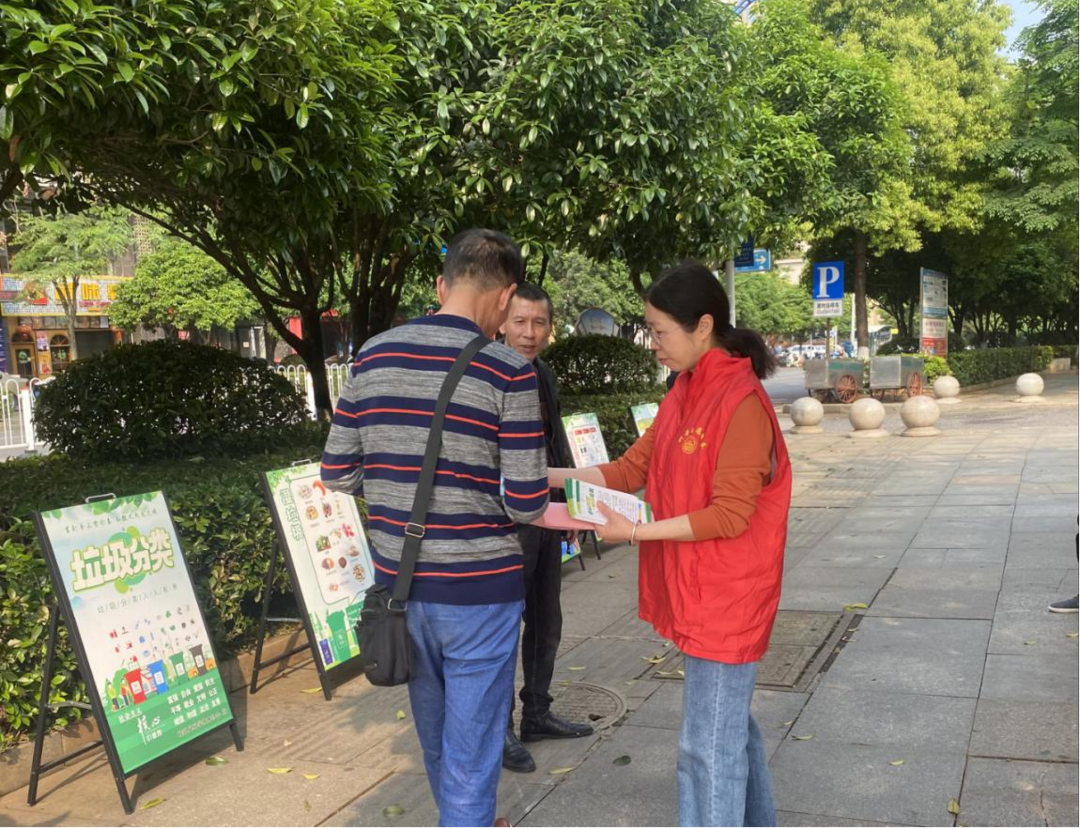 桂阳县科协开展第35个爱国卫生月活动