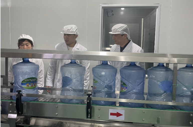 桂阳县市监局开展包装饮用水专项检查