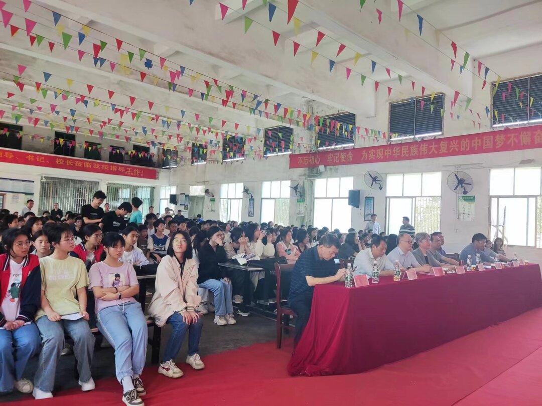 浩塘中学成为“爱心传承社会实践基地”