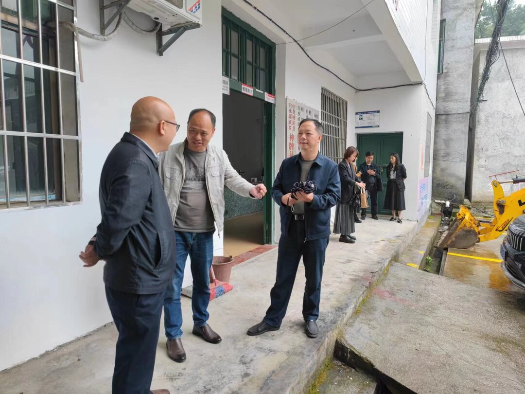 县人大到白水瑶族乡调研人大代表联络站建设和闲置国有资产盘活处置工作