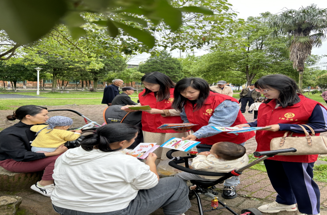 县妇联开展“建设法治桂阳·巾帼在行动”农村法治宣传教育活动