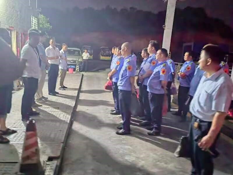 桂阳县交通运输局结合“郴心服务”旅游服务为高考保驾护航