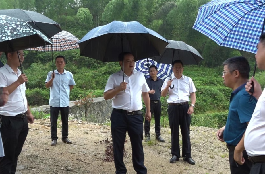 大兴调查研究 | 李志强调研乡村振兴、户改厕等工作 ：做好群众服务工作 助推乡村振兴