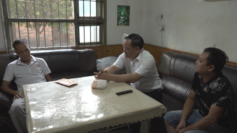 李志强“七一”前夕走访慰问困难老党员