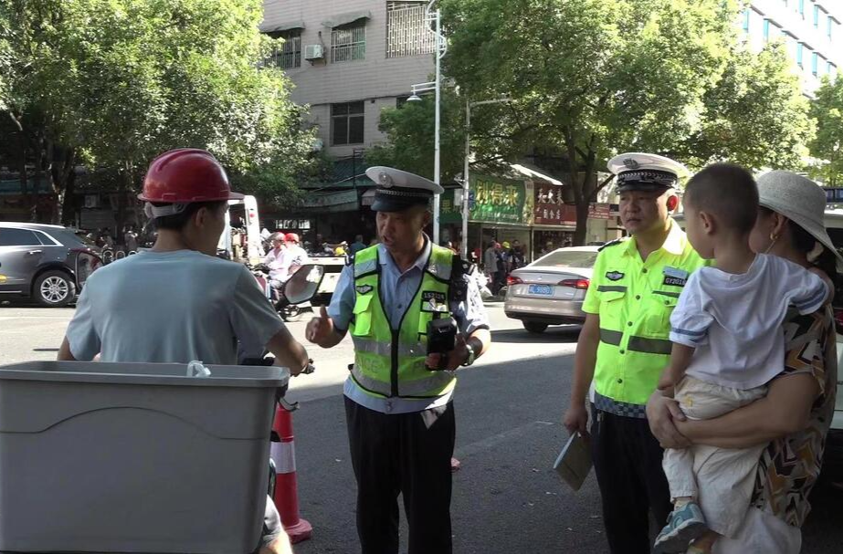 县交警大队开展夏季交通安全专项整治百日行动