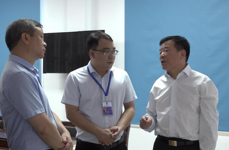 省人大来桂调研
