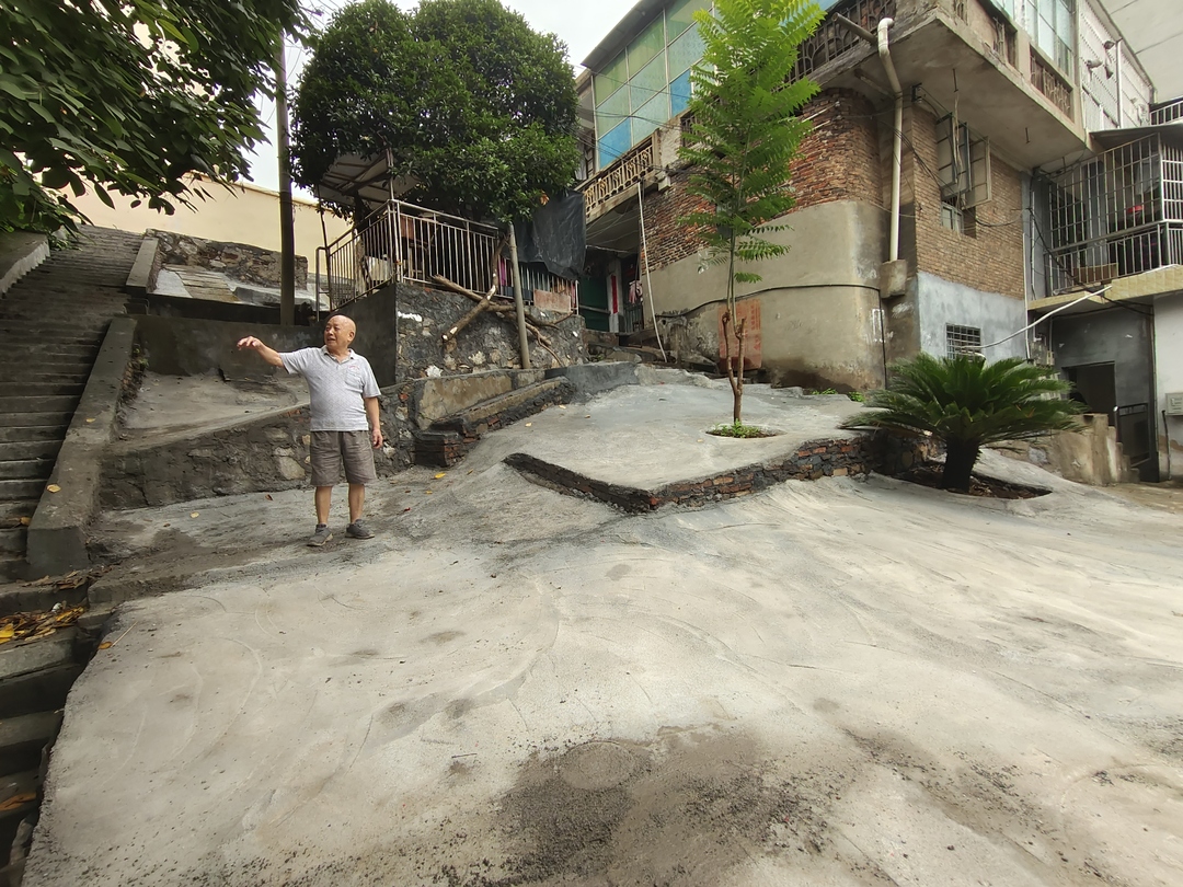 鹿峰街道南塔社区：党建引领社区治理 暖心服务居民点赞