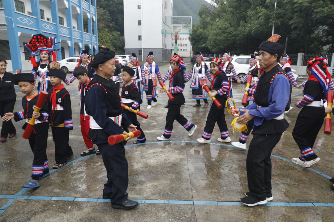 塘市镇：着“瑶服”唱“瑶歌”   文化遗产“传”下来