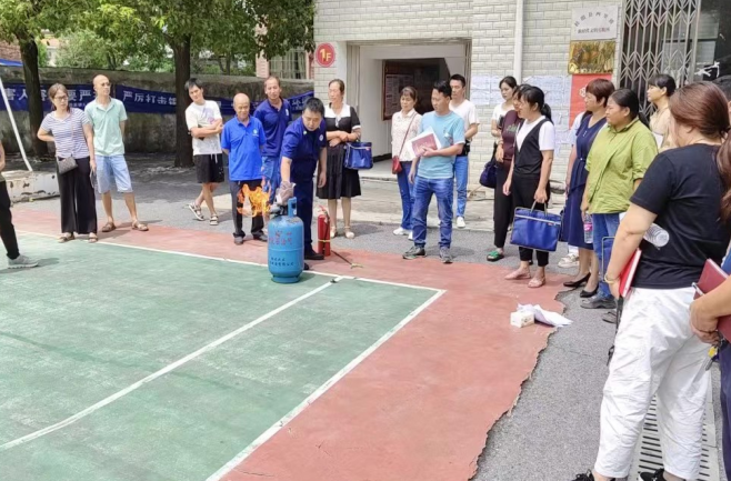 四里镇：消防宣讲进农村 防火知识入人心