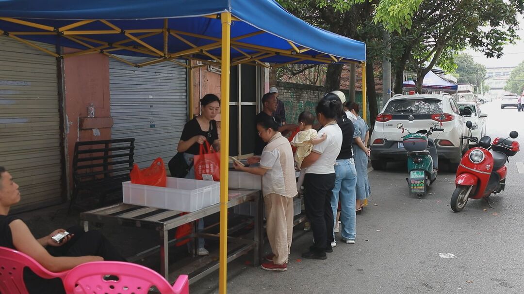 我们的节日·中秋  40年传统手工月饼守护“团圆的味道”