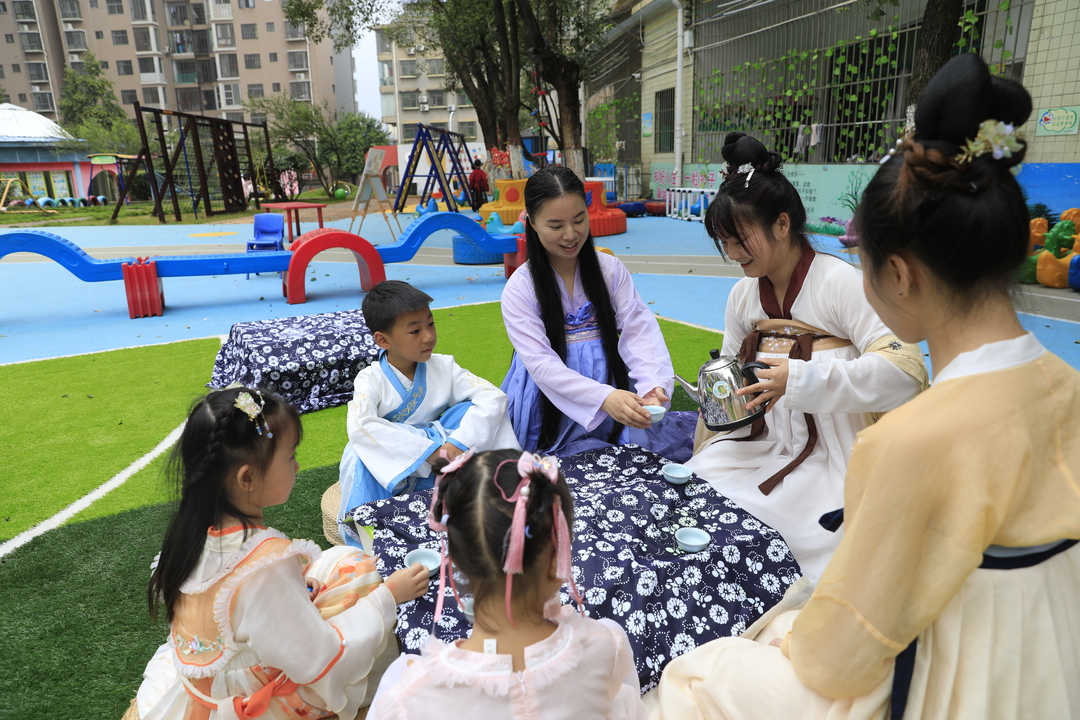 我们的节日·中秋  | 士杰幼儿园：国风古韵迎中秋 传统文化润童心