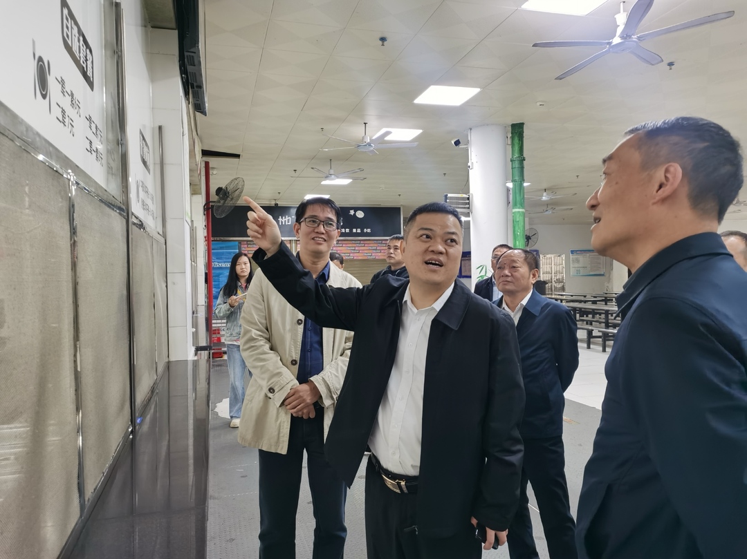 巫初华督导落实食品安全“两个责任”工作 | 严防严管严控   筑牢食品安全防线