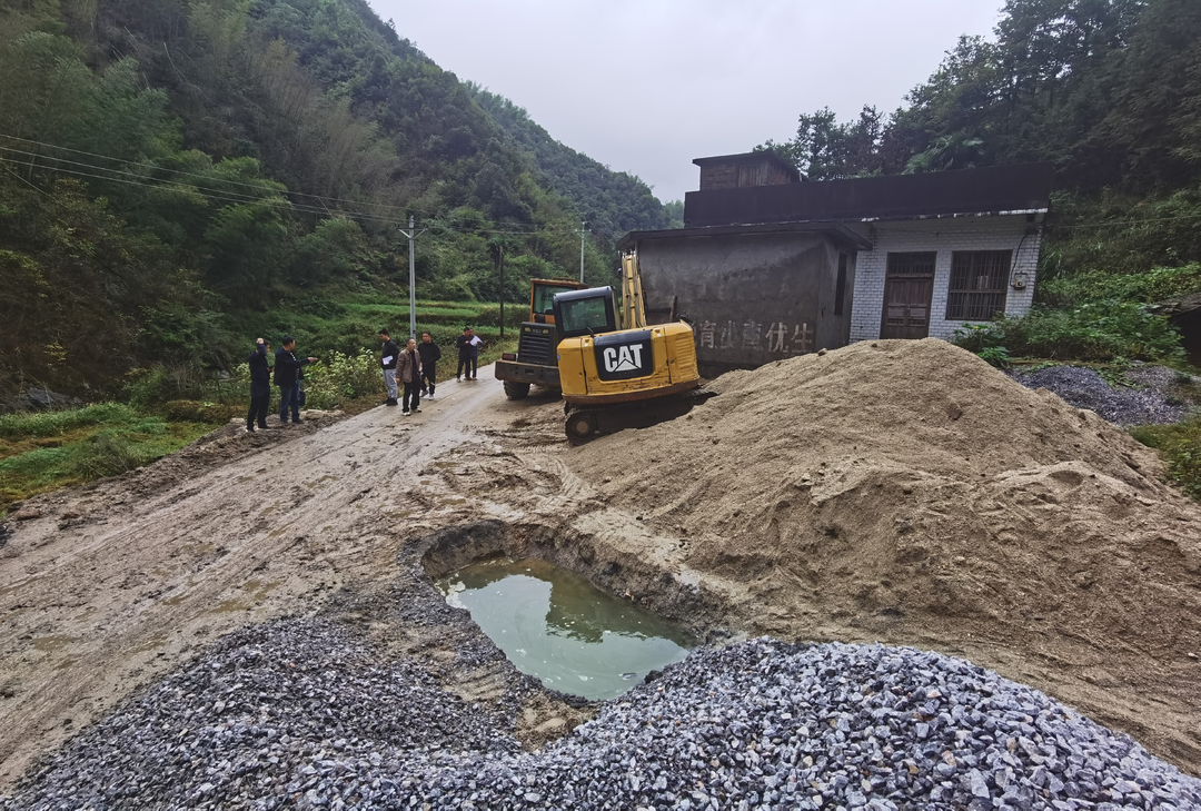 桂阳县河长办：开展专项整治  护航河道安全