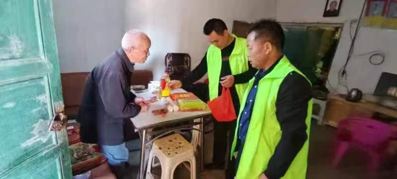方元下廊：爱老敬老   我们一直在行动