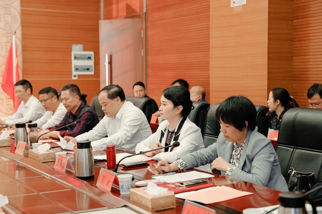 冠军之城  | 亚残运会冠军史逸婷载誉归来