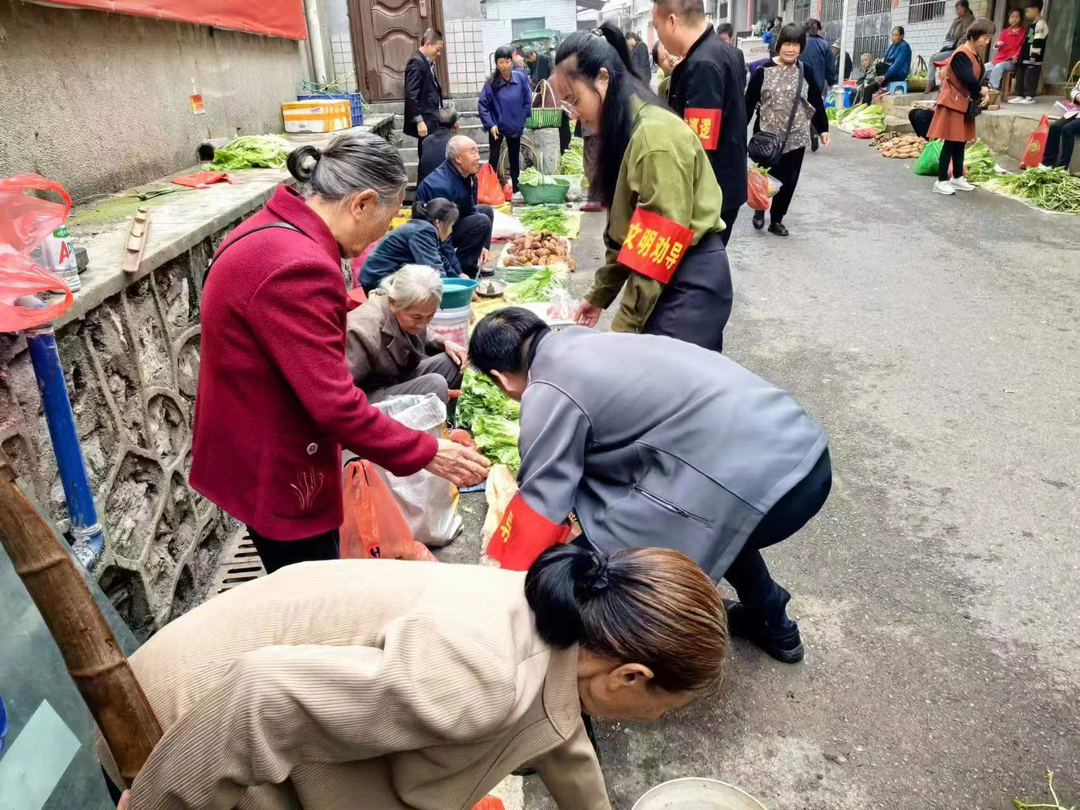 创文巩卫进行时丨黄沙坪街道：整治农贸市场  优化营商环境