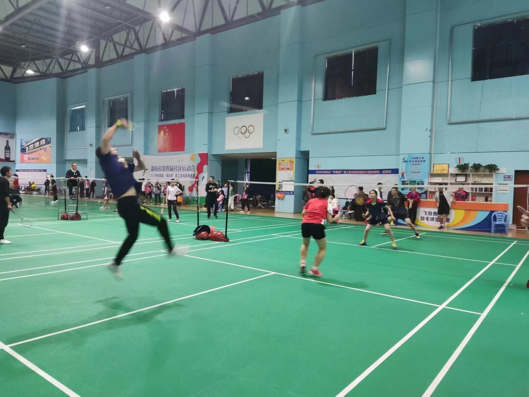 我县举行2023年“体彩杯”职工羽毛球赛